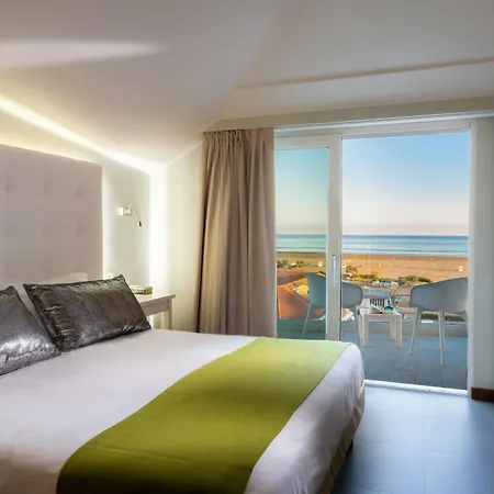 فندق Garden Sea 4*